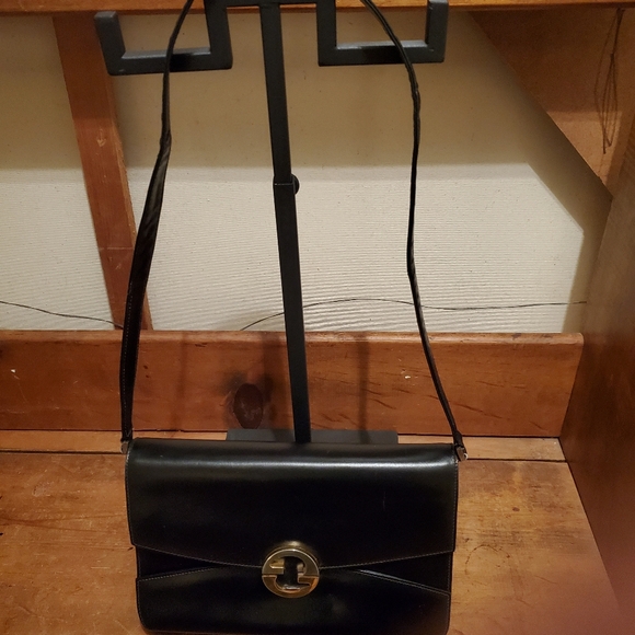 1960s Black Leather Gucci Shoulderbag/Clutch. Brass Hardware. - Picture 3 of 16